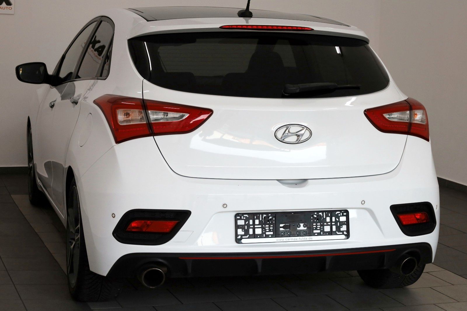 Fahrzeugabbildung Hyundai i30 Turbo T.Leder,Navi,Xenon,Kamera,SH,PDC