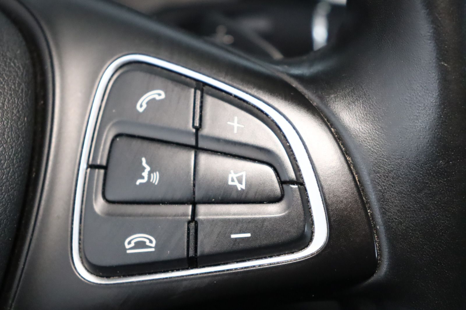 Fahrzeugabbildung Mercedes-Benz C 180 d * LED * SHZ