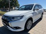 Mitsubishi Plug-in Hybrid Outlander PHEV 4WD Leder - weiße Mitsubishi Plug-in Hybrid Outlander