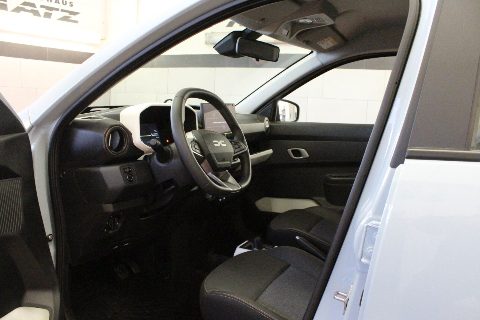 Fahrzeugabbildung Dacia Spring electric 100 Extreme