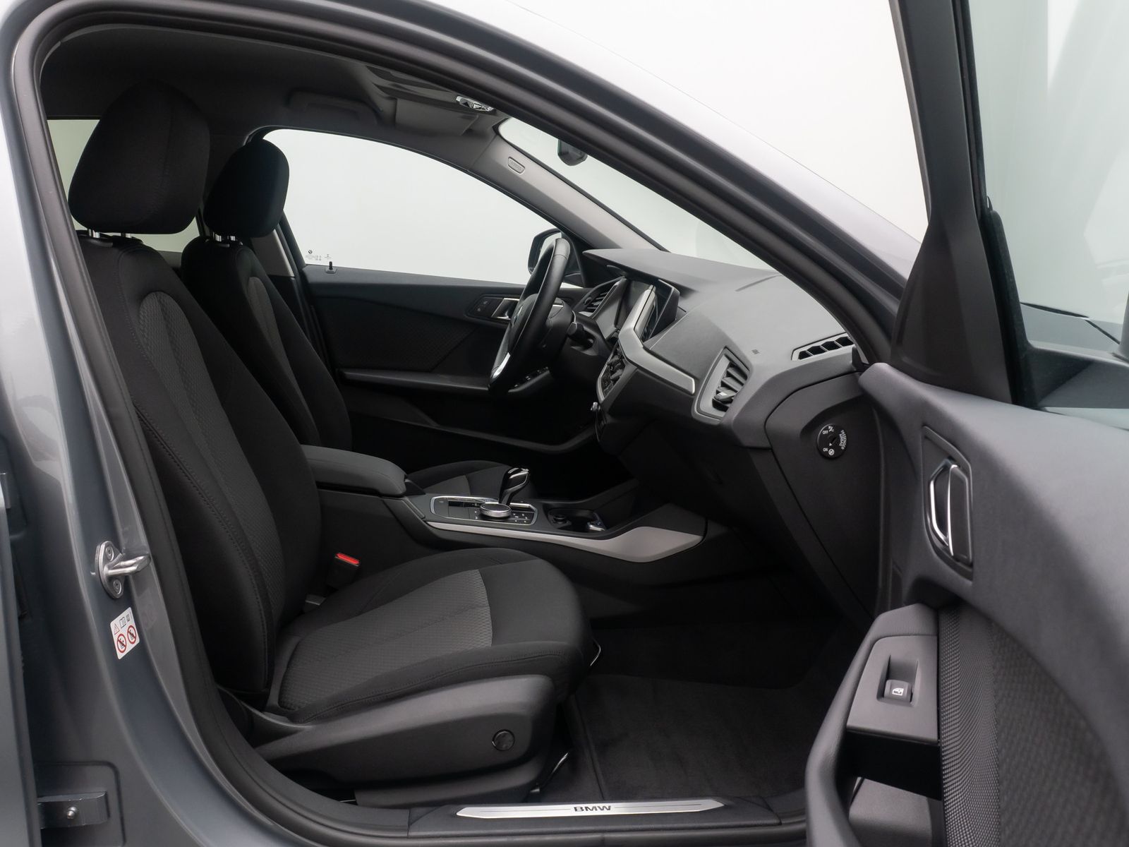 Fahrzeugabbildung BMW 118i GeschwindigReg DAB AHK DriveAs LED CockpitP