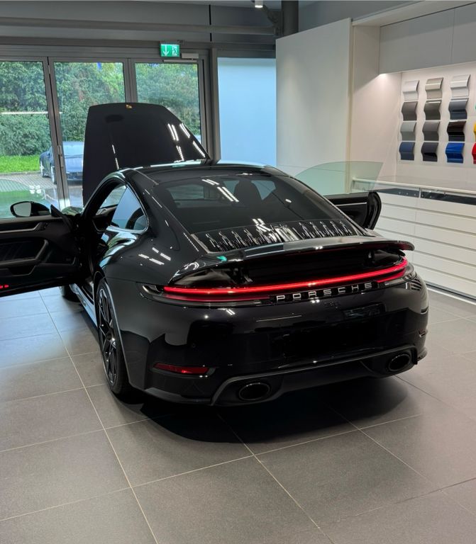 Image of Porsche 992