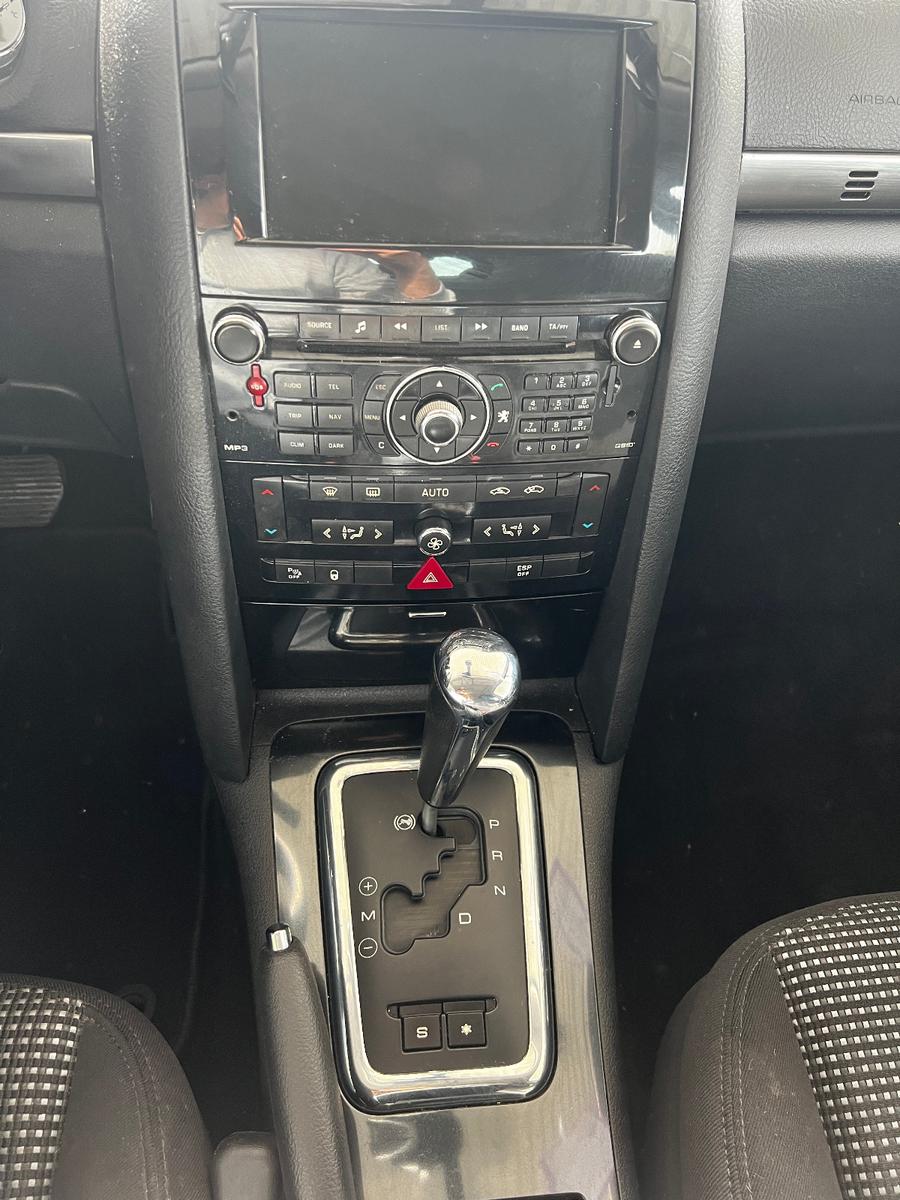 Peugeot 407 2010 — photo 18