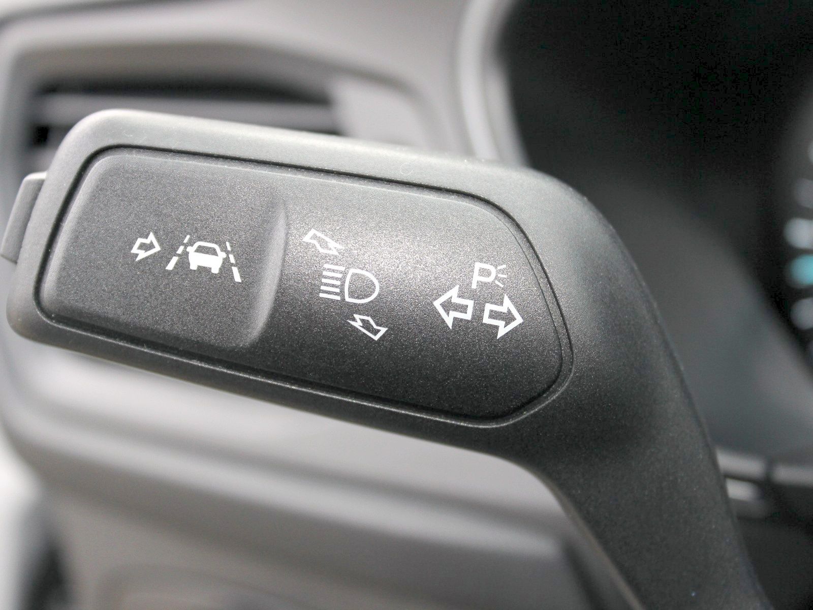 Fahrzeugabbildung Ford Focus Titanium 1,5 EcoBlue Start/Stopp
