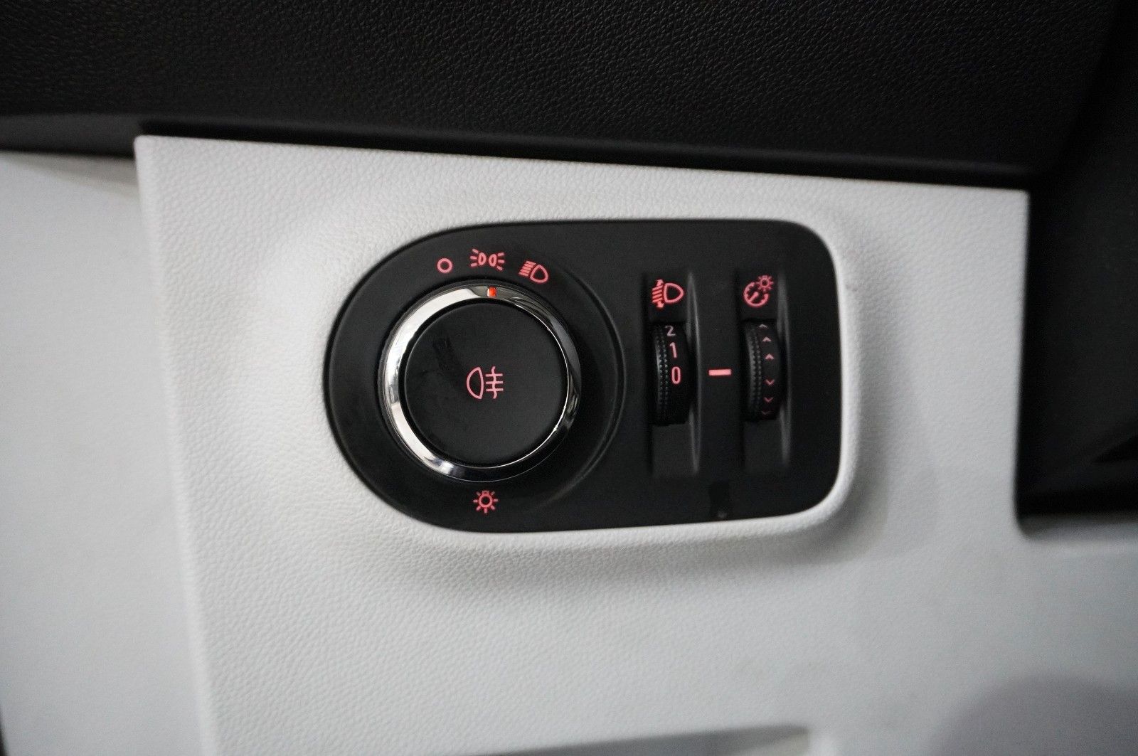 Fahrzeugabbildung Opel Adam 1.4 WHITE LINK LED/TEMP./SPORT/SH/KLIMA/USB