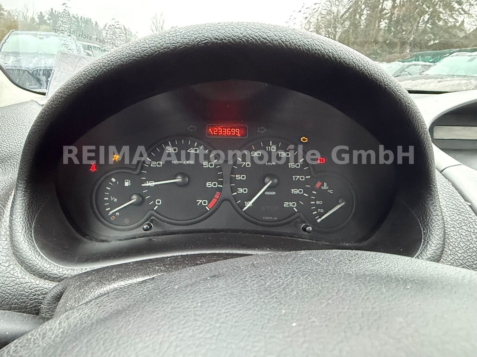 Fahrzeugabbildung Peugeot 206 1,2i Petit Filou