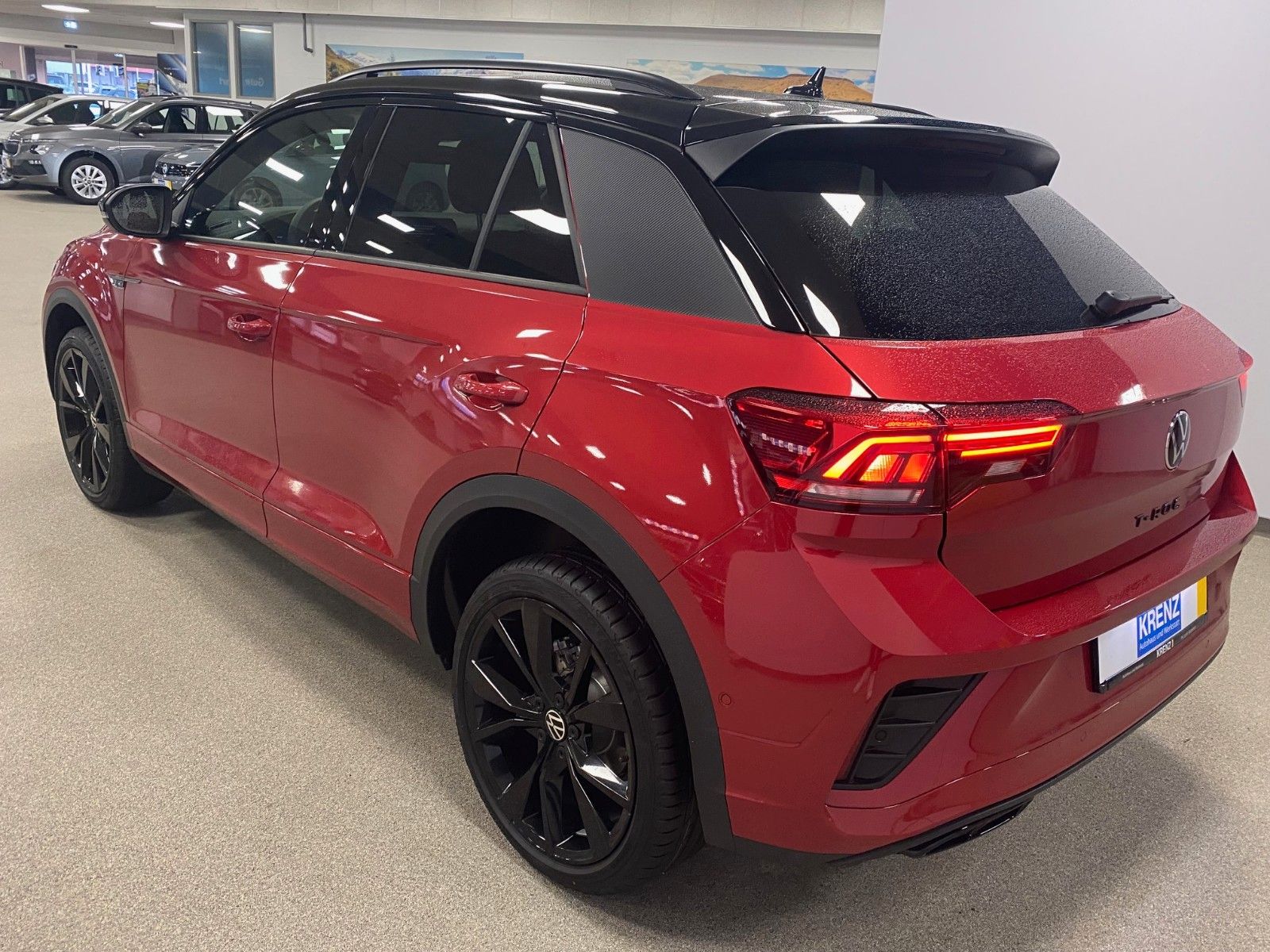 Fahrzeugabbildung Volkswagen T-Roc 1.5 TSI DSG R-Line+ACC+AHK+19"+KAMERA+LED+