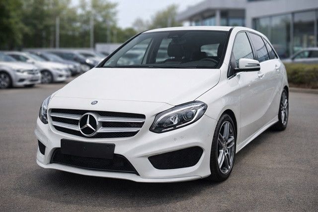 MERCEDES-BENZ B 180 AMG Line Automatik / Panormadach