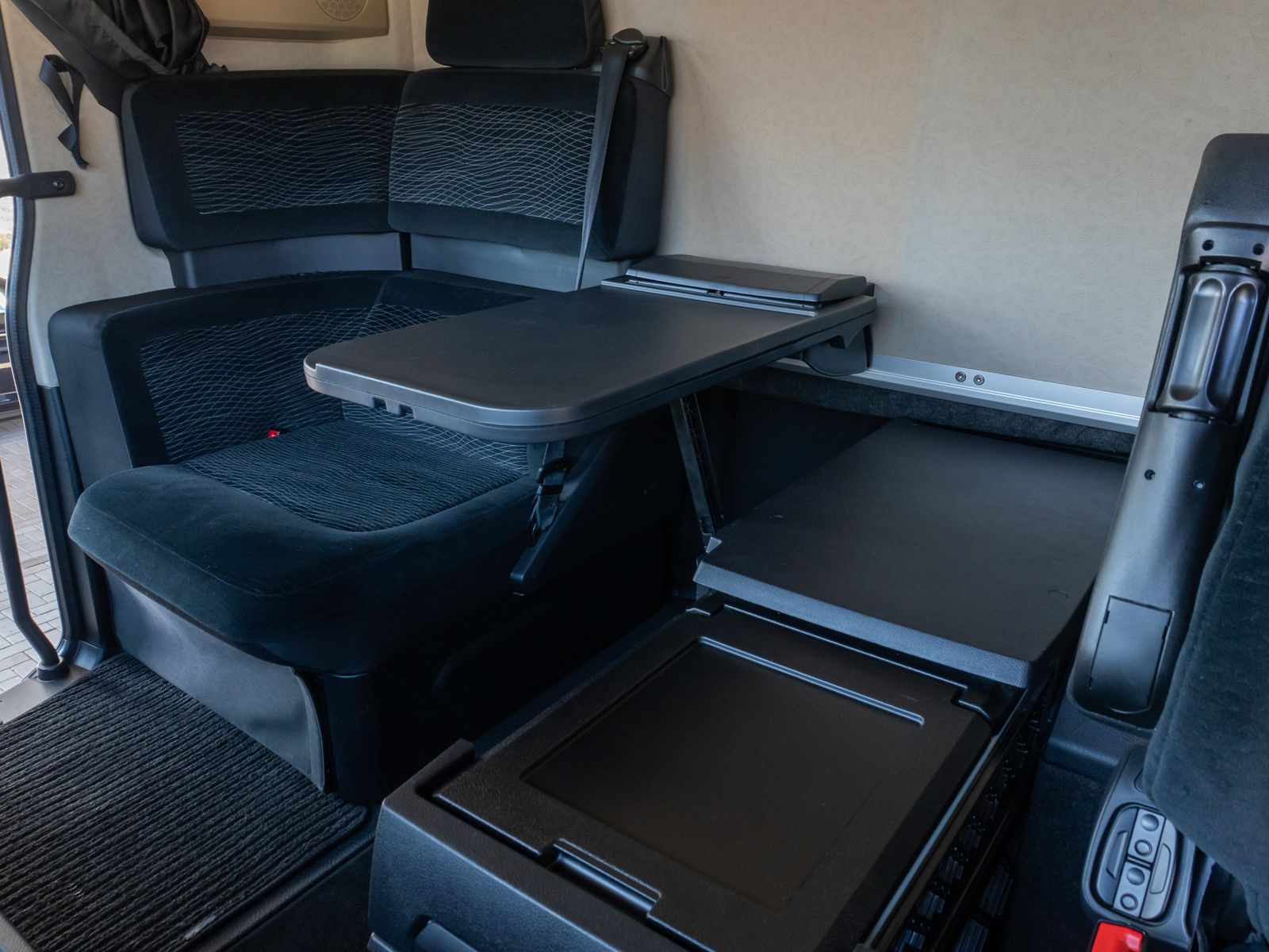 Fahrzeugabbildung Mercedes-Benz Actros 1853 LSnR LowLiner Style-Line NeuReifen