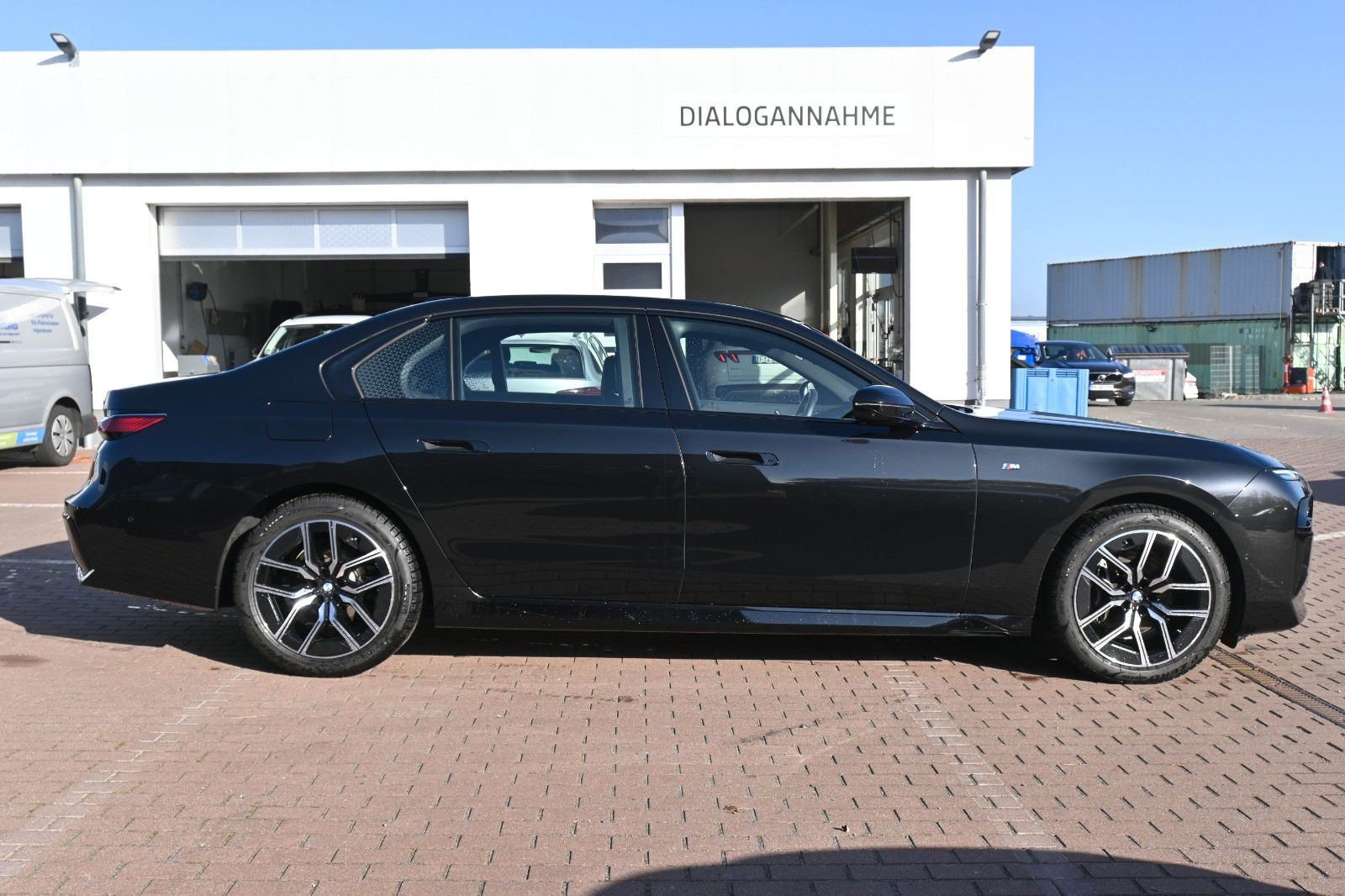 Fahrzeugabbildung BMW 740 d xDrive M Sport*PANO*Shadow*MIETKAUF
