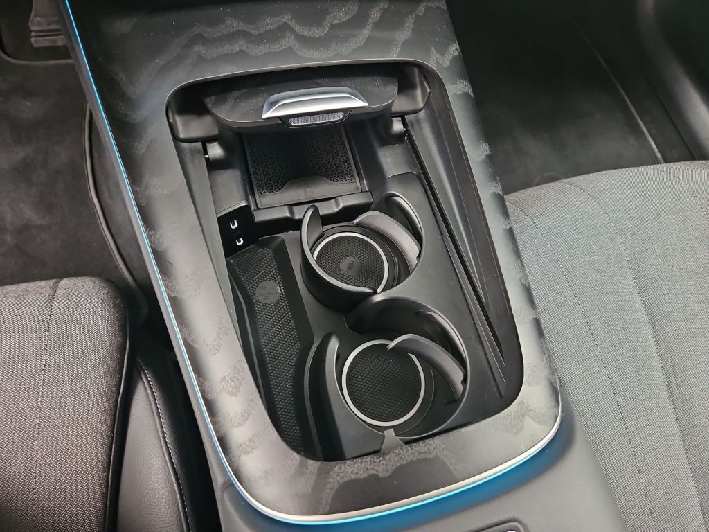 Fahrzeugabbildung Mercedes-Benz E 200 T Avantg. Distronic+ AHK Navi LED KAM SHZ