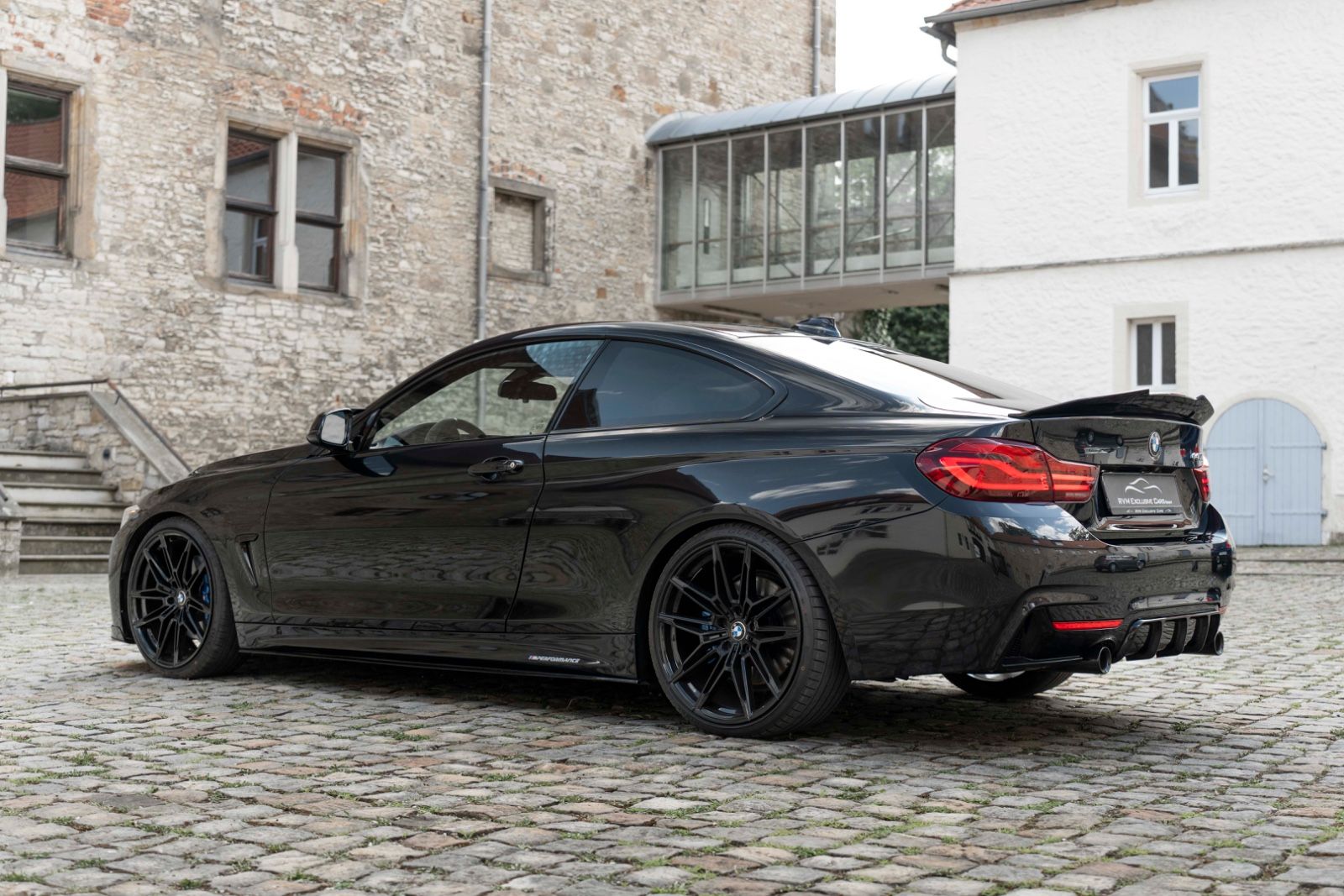 Fahrzeugabbildung BMW 440I COUPE M-PERFORMANCE H&K LED HUD KAM CARPLAY