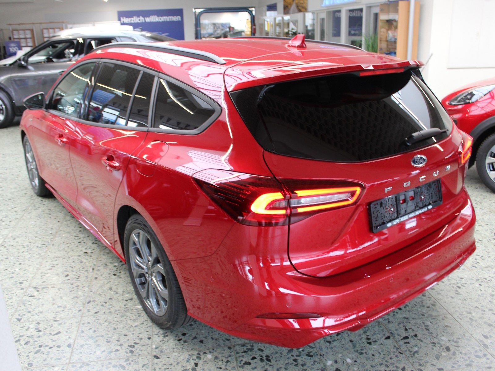 Fahrzeugabbildung Ford Focus ST-Line 1,0 EcoBoost Mild Hybrid