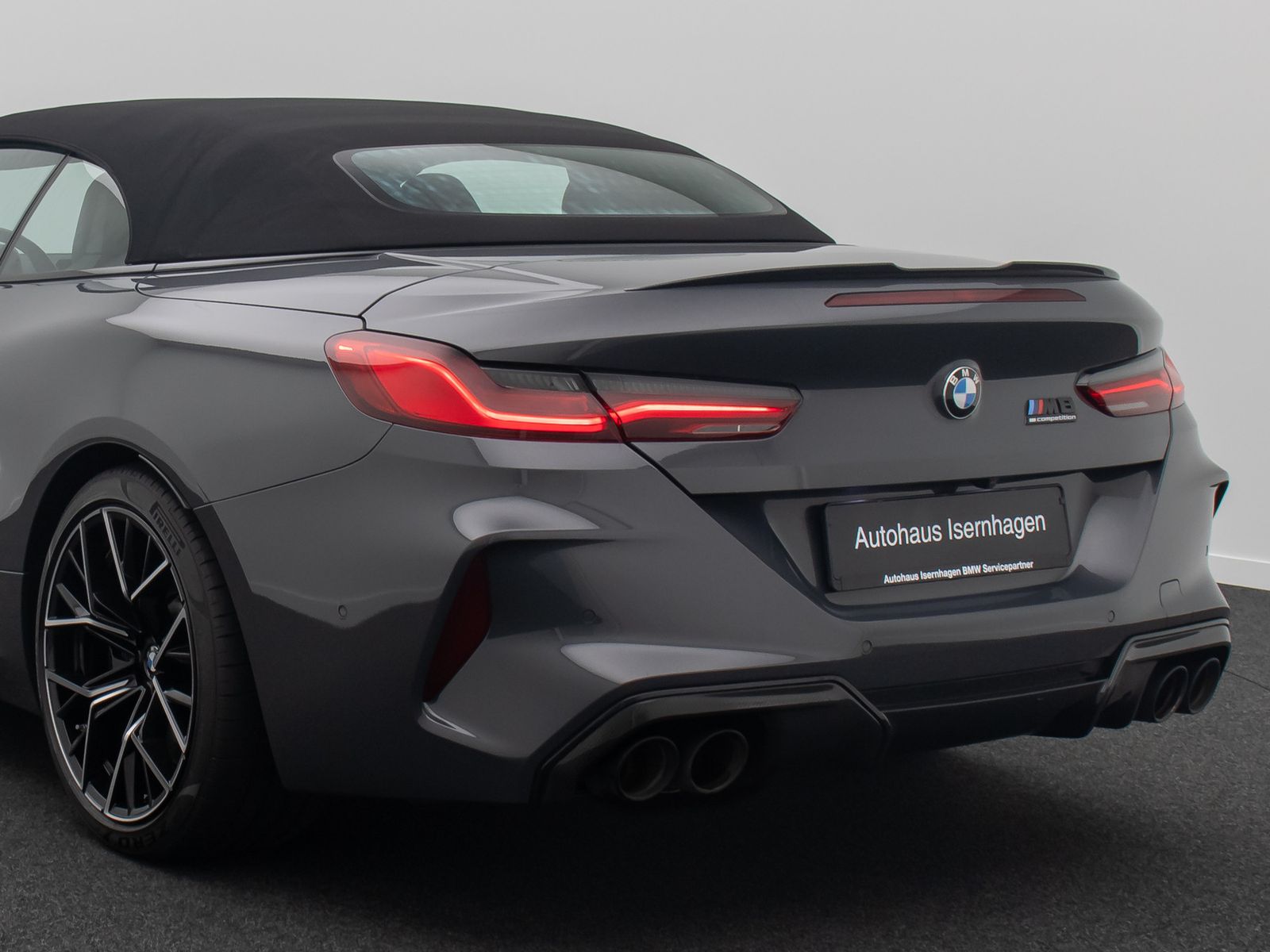 Fahrzeugabbildung BMW M8 Competition xD Cabrio B&W 360°Laser DAB Voll