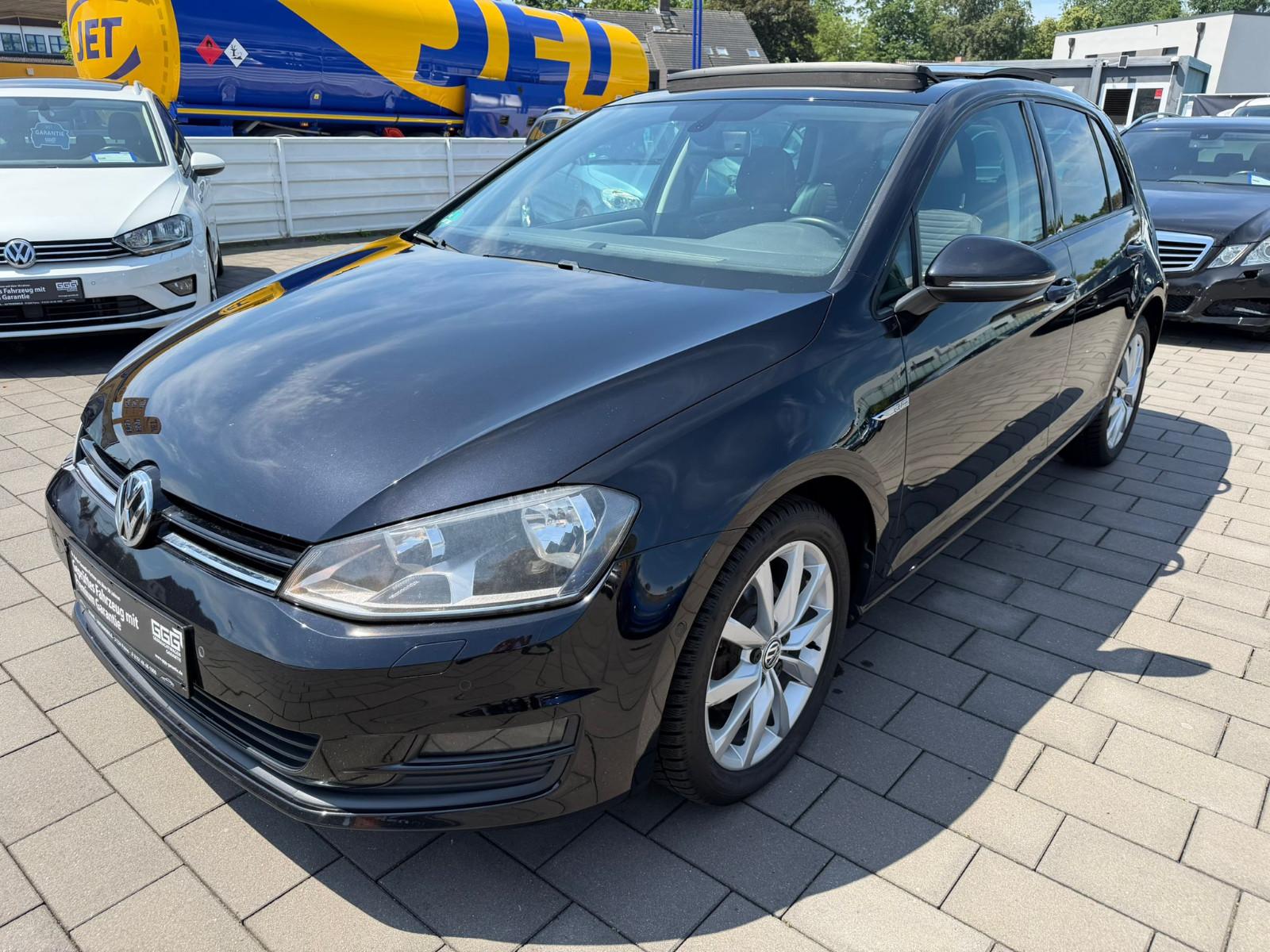 Volkswagen Golf VII Lim. Cup BMT KAMERA*PANO*SHZ*BLUETOOTH