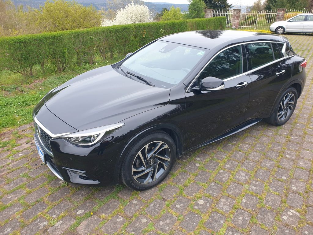 Image of Infiniti Q30