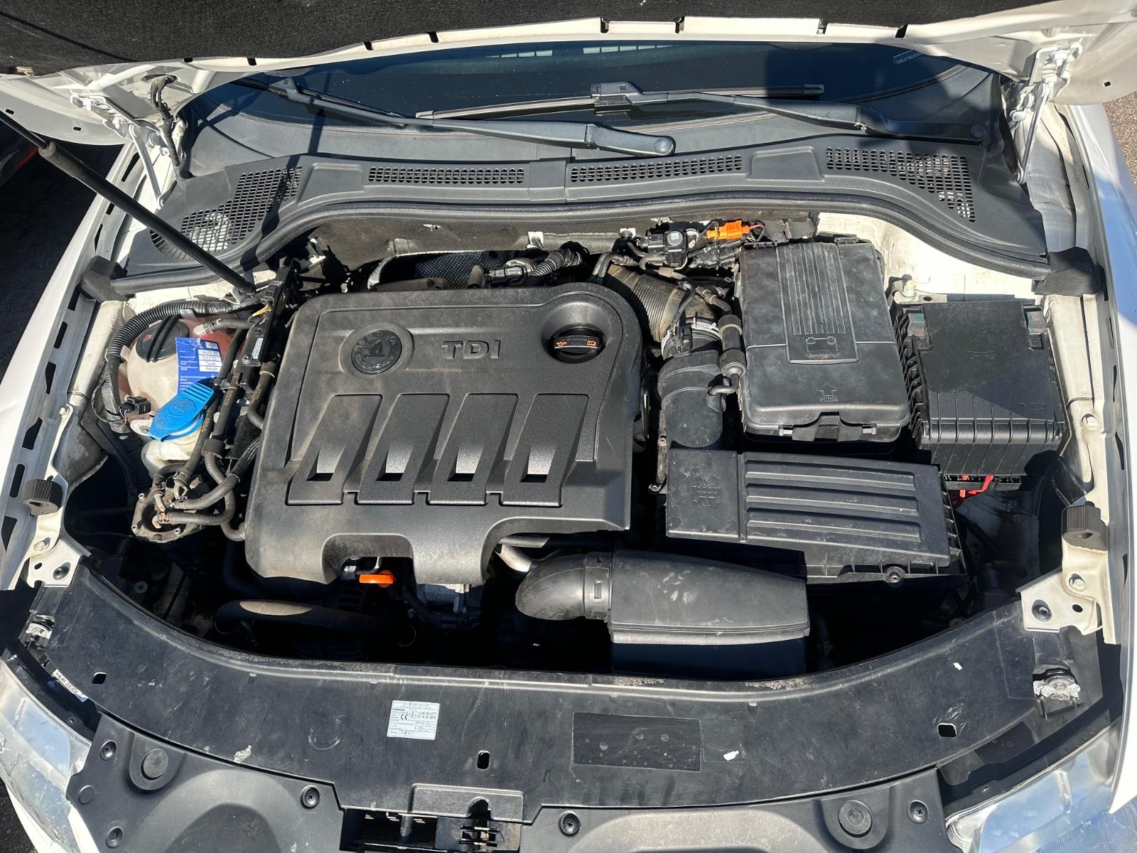 Skoda Superb 2013 — photo 16