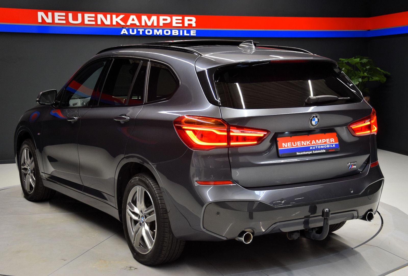 Fahrzeugabbildung BMW X1 xDrive 18 d M Sport LED Pano HuD Navi Kamera