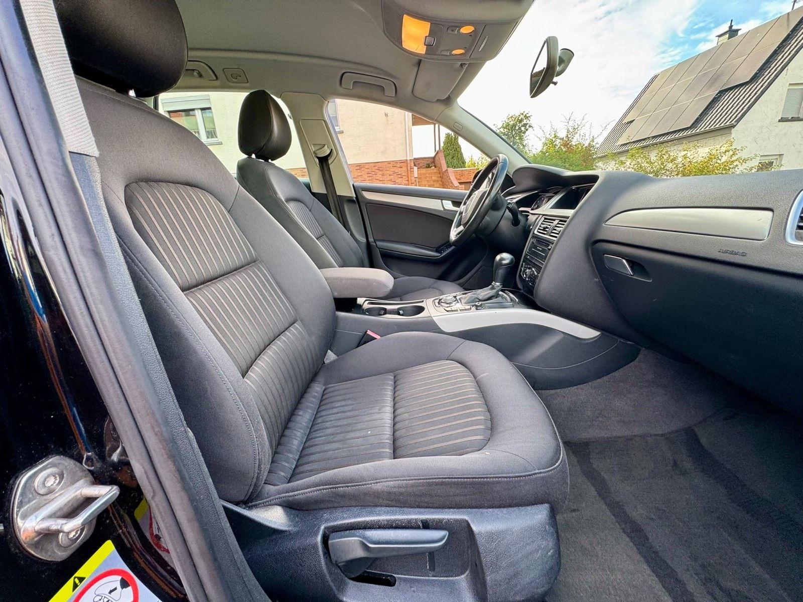 Audi A4 2011 — photo 8