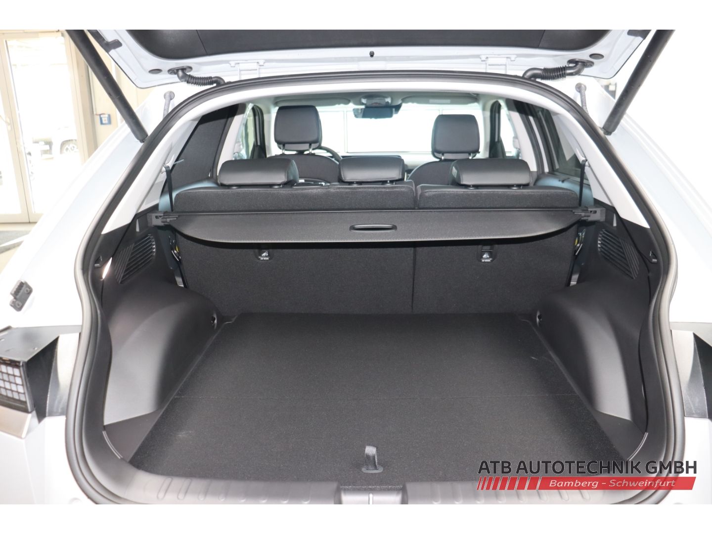 Fahrzeugabbildung Hyundai IONIQ 5 UNIQ MY26 84 kWh 4WD 325 PS Navi Soundsy