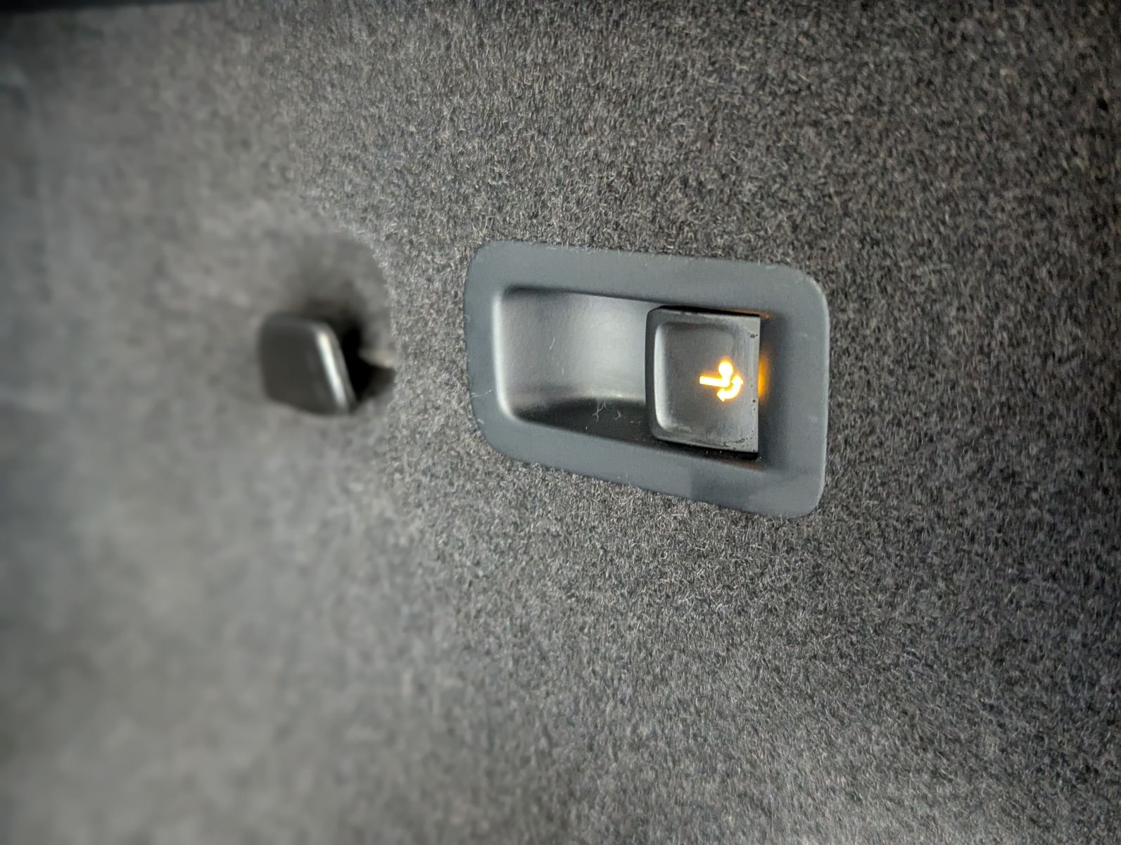 VW Tayron 2.0 R-Line Leder Launch Pano Black AHK 20 - Image 21