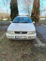 Volkswagen Passat 1.6 Basis - Volkswagen Passat aus 1996
