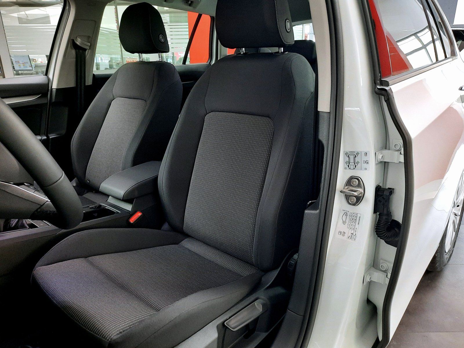 Fahrzeugabbildung Volkswagen Golf Variant Family TSI *LED*Sitzhzg*PDC*AppCon*