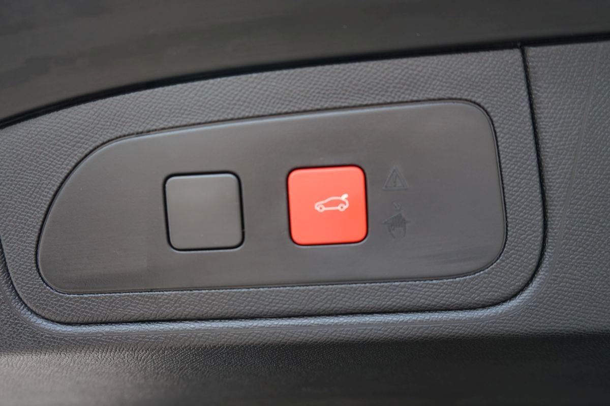 Fahrzeugabbildung DS Automobiles DS7 (Crossback) Performance Line + 360 Kamera