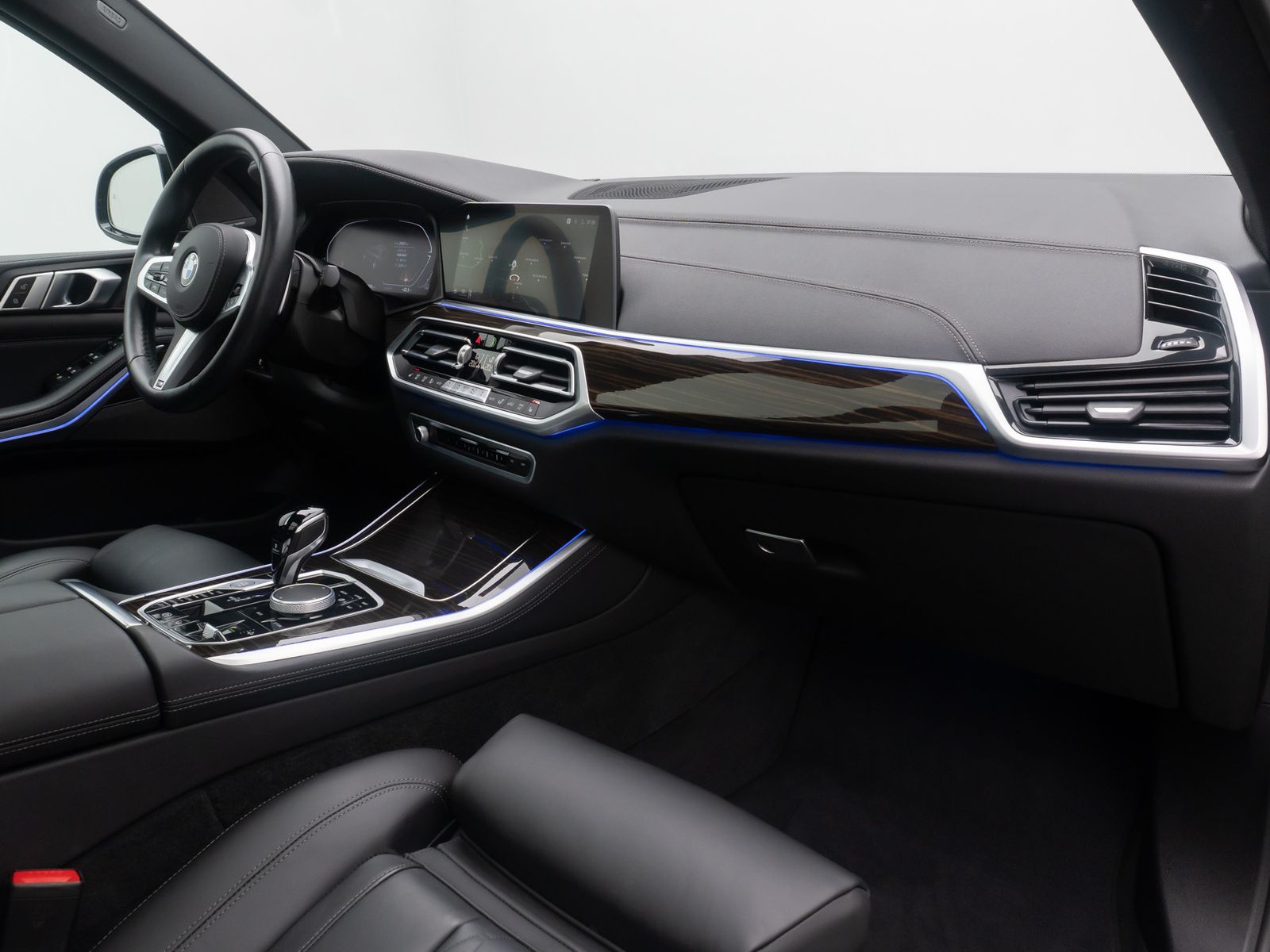 Fahrzeugabbildung BMW X5 xD30d M Sport H/K Panorama HUD DAB SoftCl 22"