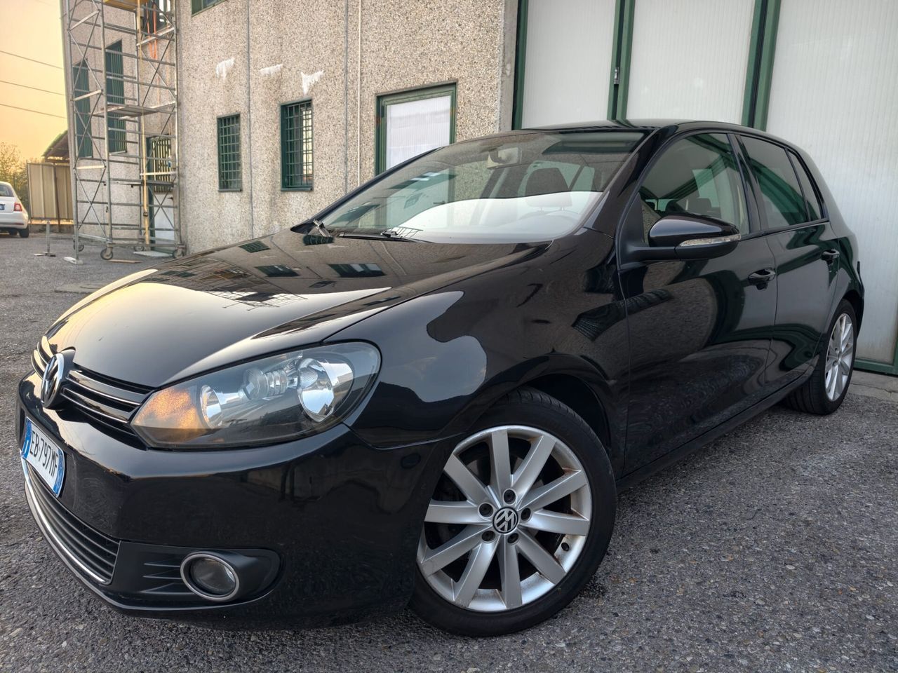 Volkswagen Golf - 1
