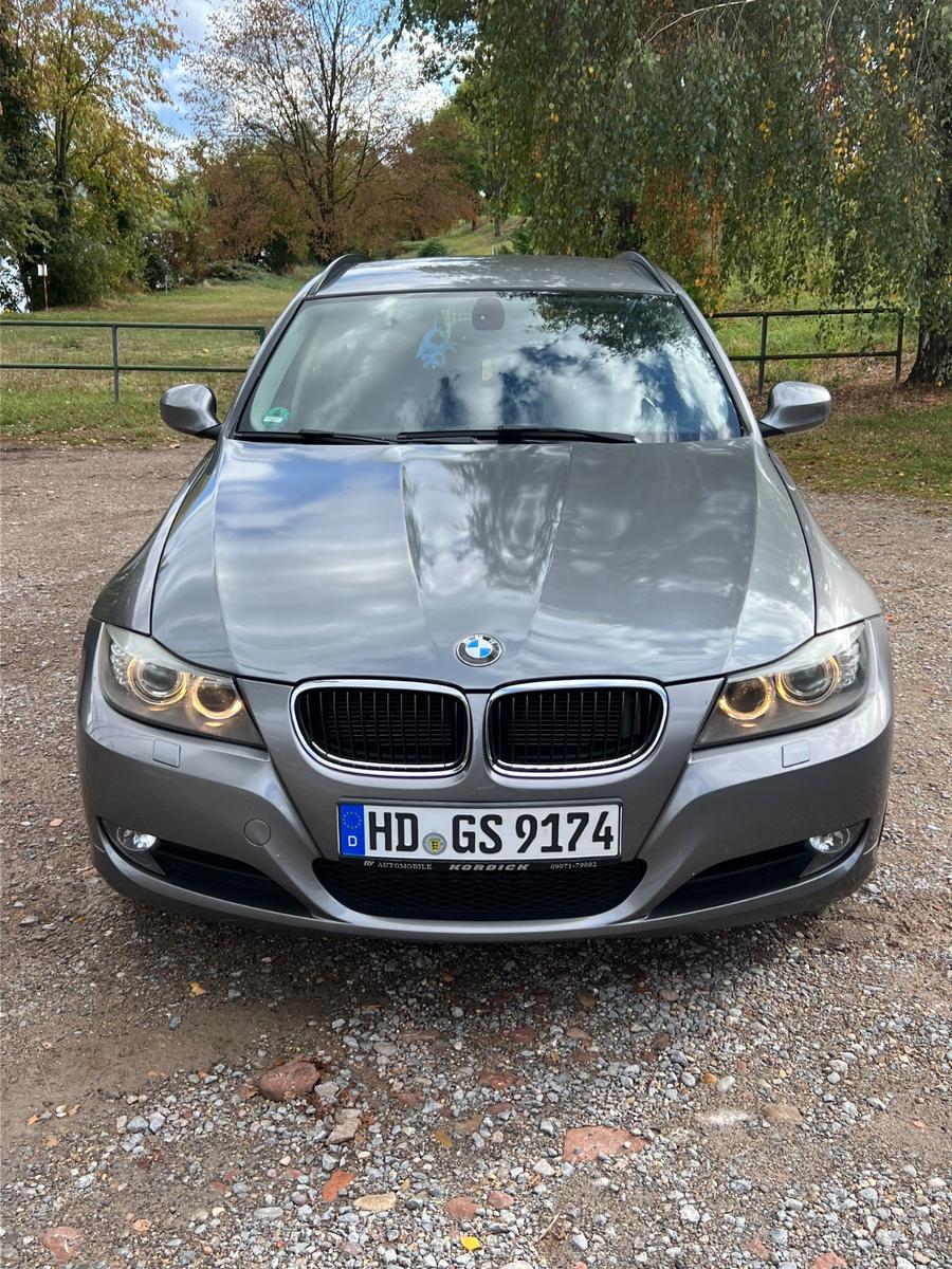 BMW 318, 2011