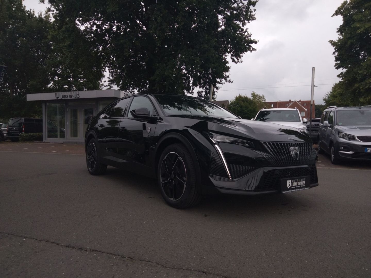 Fahrzeugabbildung Peugeot 408 GT Hybrid 145 e-DSC6 El. Panodach Navi SHZ
