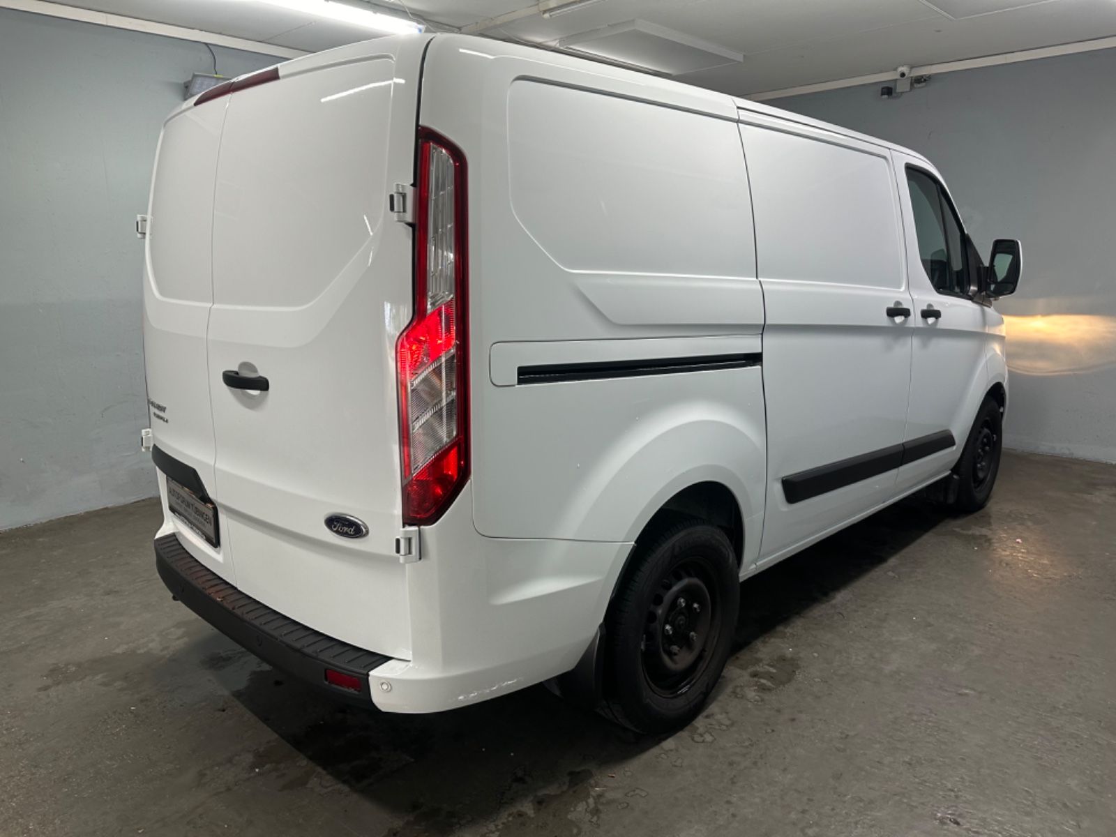 Fahrzeugabbildung Ford Transit Custom 300 L1H1 TREND*KAMERA*PDC*NAVI*