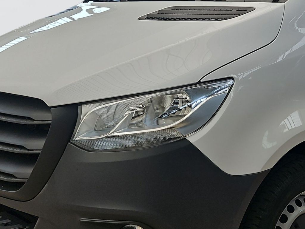 Fahrzeugabbildung Mercedes-Benz Sprinter 317 Kombi L2H2 Mobility Rollstuhl Lift