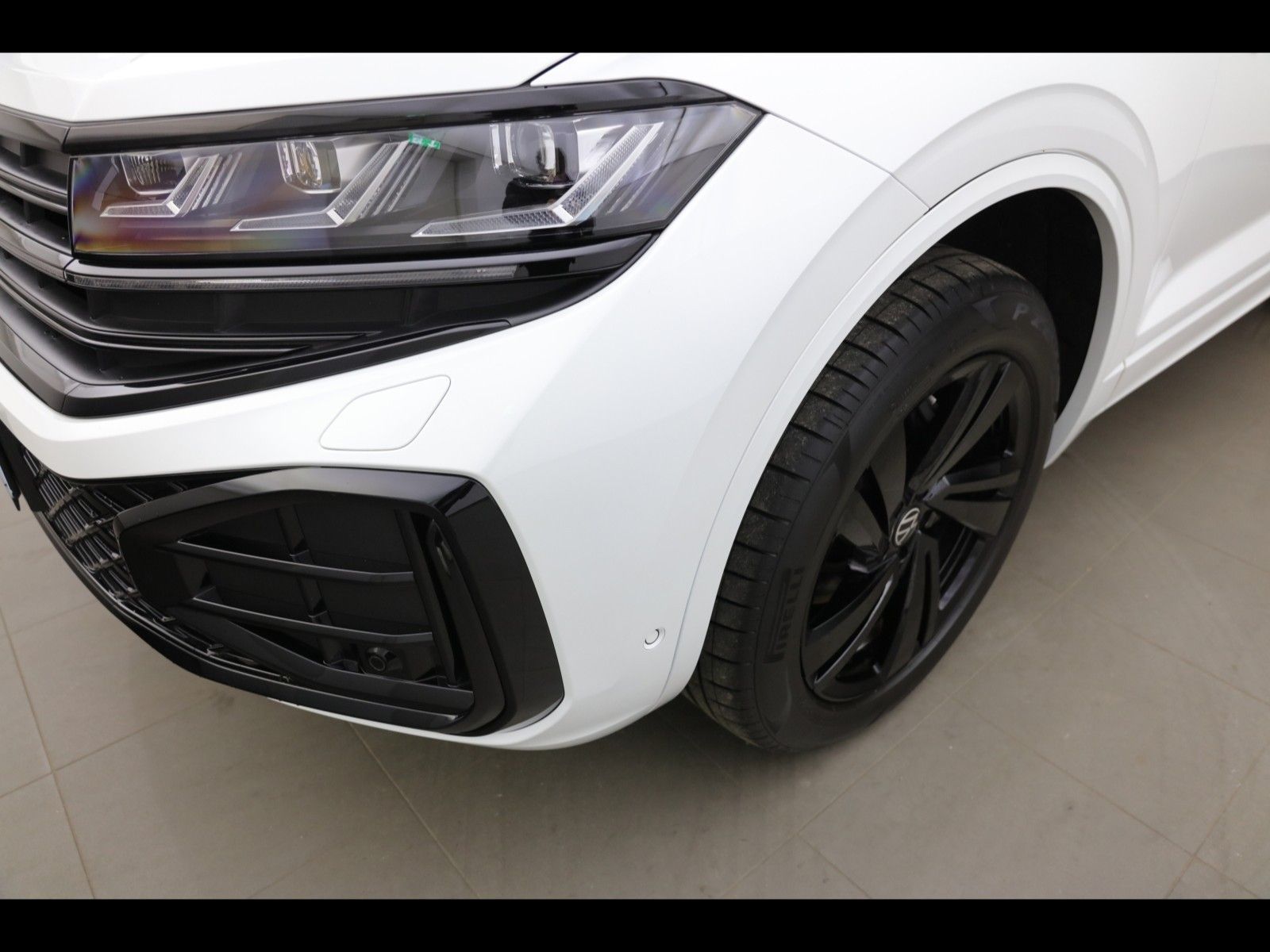 Volkswagen TOUAREG R-LINE BLACK STYLE 3.0 V6 TDI TIPTRONIC foto 4