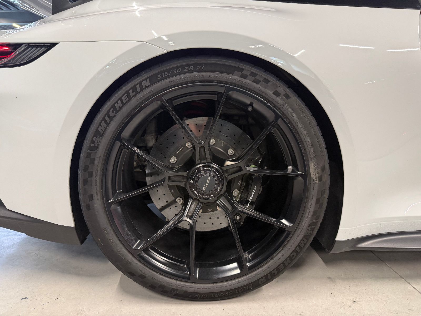 Fahrzeugabbildung Porsche 992/911 GT3-Lift-Clubsport-PCCB-90L.-LED