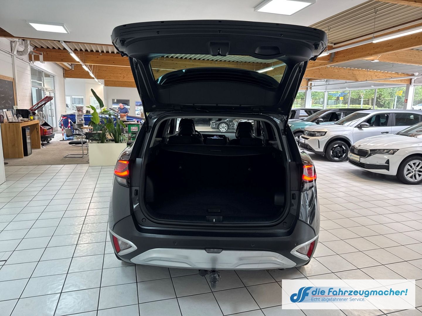 Fahrzeugabbildung Kia Sportage Spirit Navi Digitales Cockpit LED Apple