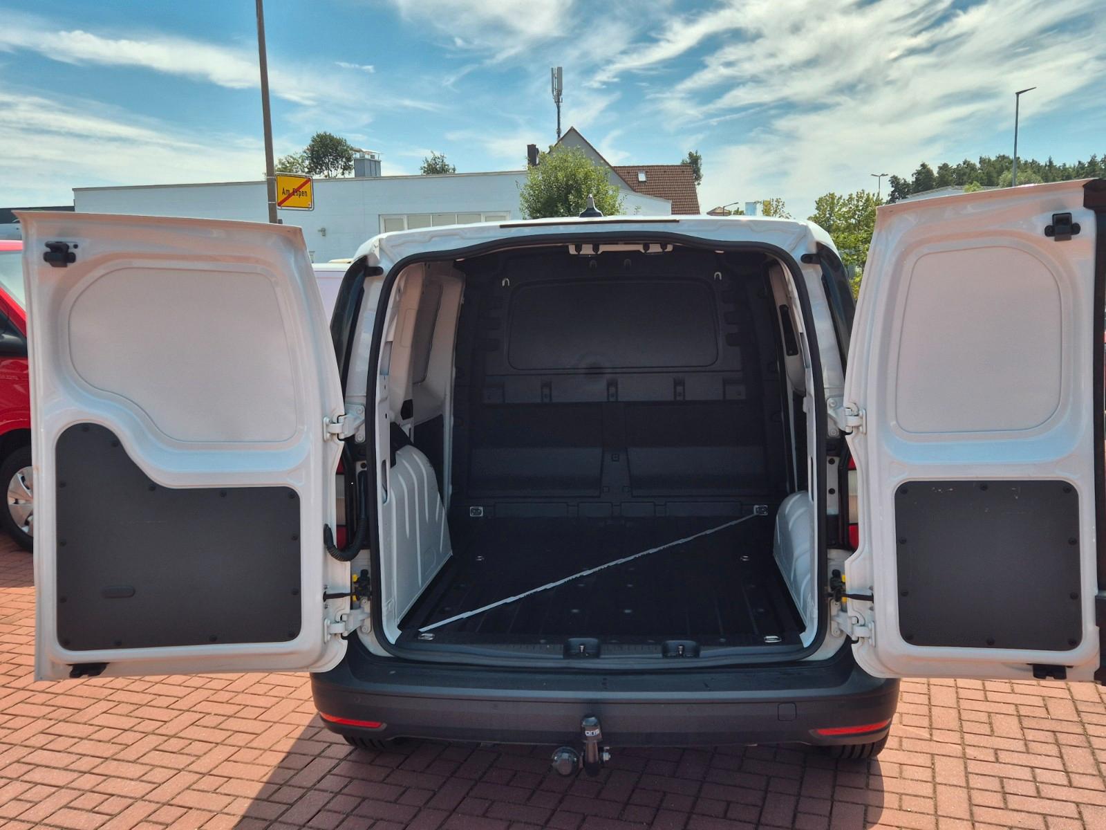 Volkswagen Caddy Cargo Heckflügeltür, Anhängerkupplg. Navi