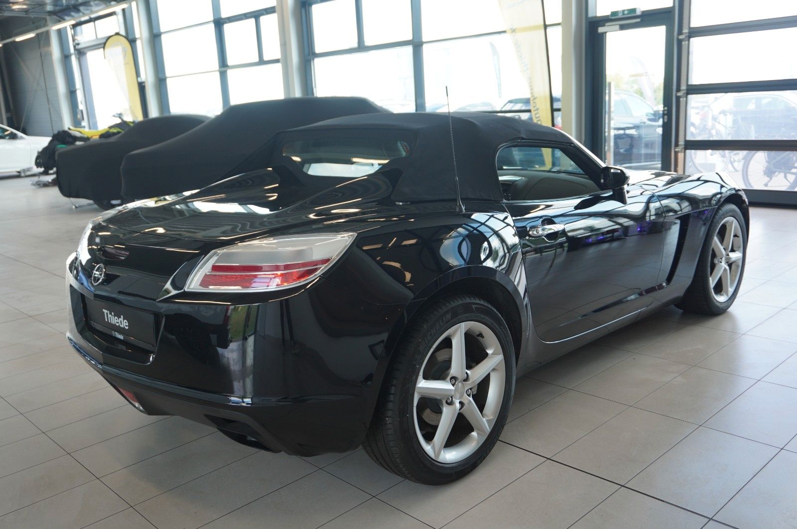 Fahrzeugabbildung Opel GT 2.0T ROADSTER SPORT LEDER/TEMP./KLIMA/1.Hand