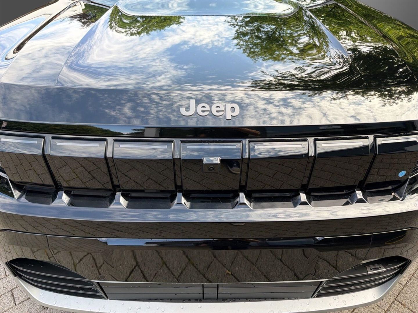 Fahrzeugabbildung Jeep Compass NEW MY26 ELEKTRO FIRST EDITION -VOLL- Pa