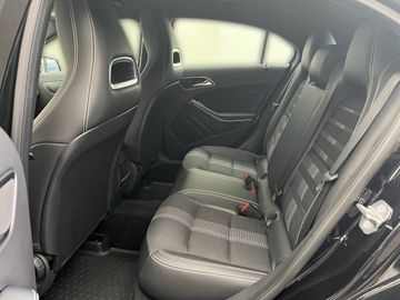 Mercedes-Benz A 200 Urban BlueEfficiency