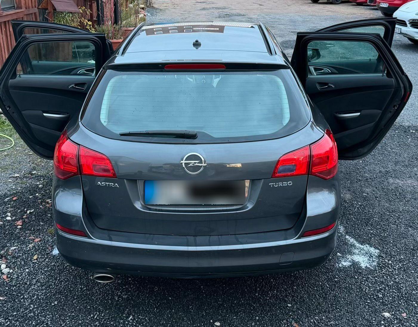 Opel Astra 2012 — engine 140 HP (103kW)