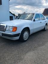 Mercedes-Benz Oldtimer Mercedes 220 E  w124 - Mercedes-Benz 220: W124
