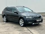 Skoda Octavia Scout 4x4|184PS|AHK|NAVI|CAM|PANO|EU6 - Skoda Octavia mit Diesel-Antrieb: Allradantrieb, Kombi, 1.6