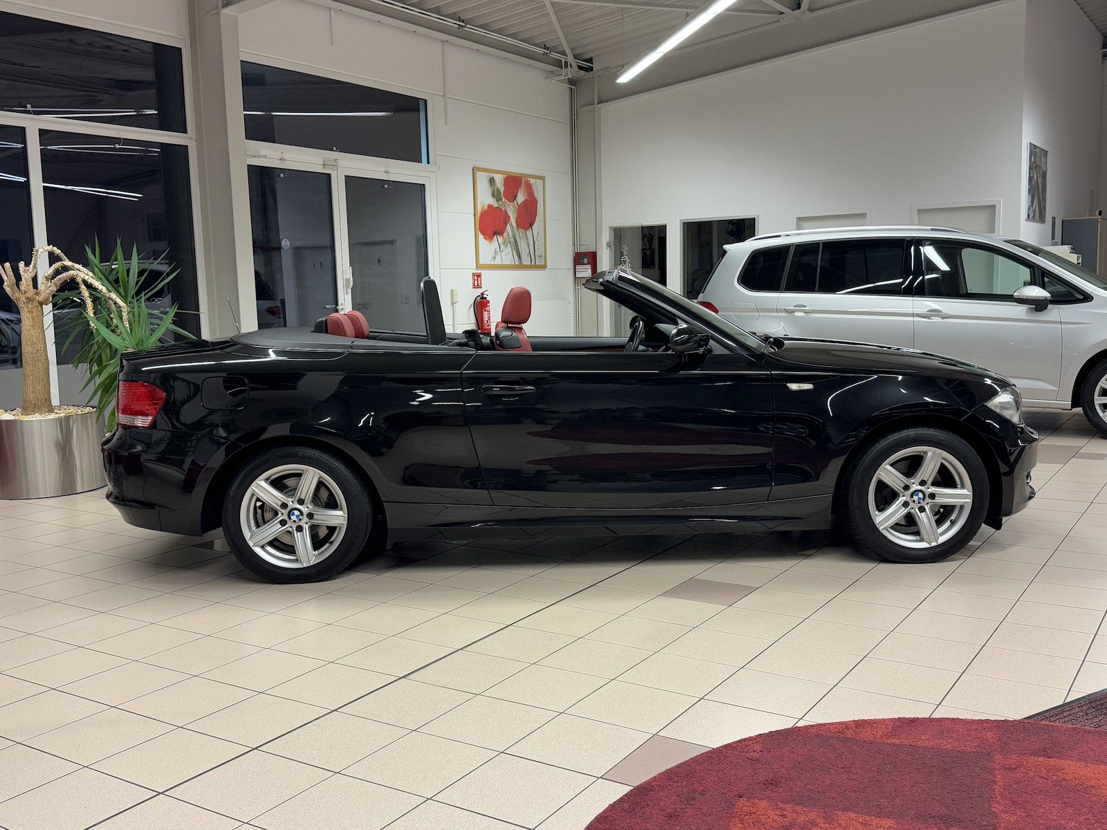 Fahrzeugabbildung BMW 118i Cabrio Automatik/Vollleder/Klimaauto/Tempo
