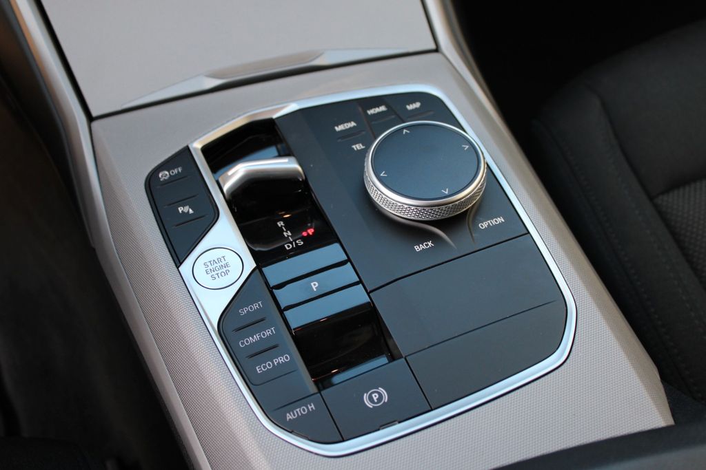 BMW 318d Touring AUT SHZ NAVI PDC LED KLIMAAUT