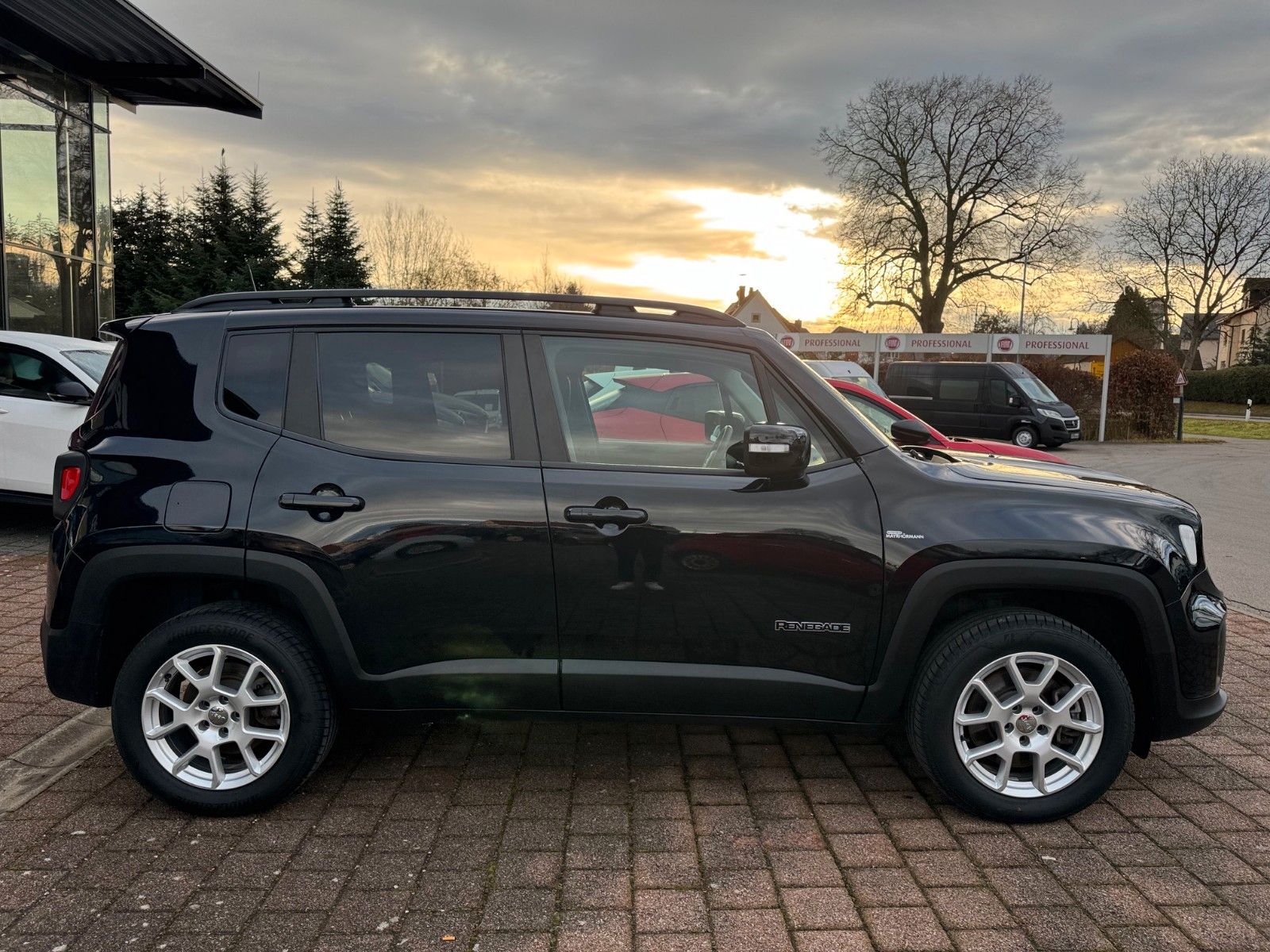 Fahrzeugabbildung Jeep Renegade PHEV MY20 Longitude 190PS NAVI