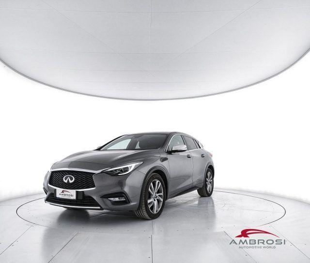 Infiniti Q30