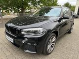 BMW X5 xDrive 50i M-Sportpaket Komfortsitze Panorama - BMW X5 in Duisburg