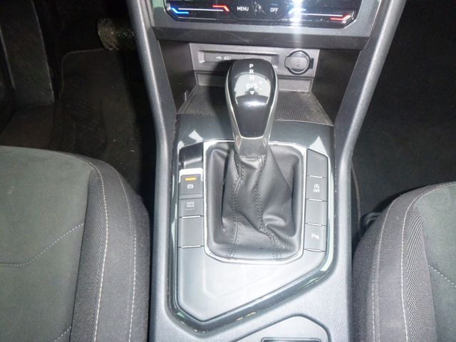 Fahrzeugabbildung Volkswagen Tiguan 1,5 TSI Elegance >AUT/AHK/NAV/LED/PDC<
